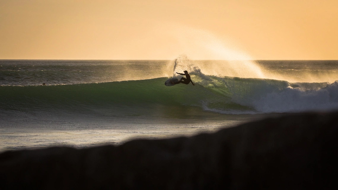 Lenni Jensen throwing some spray