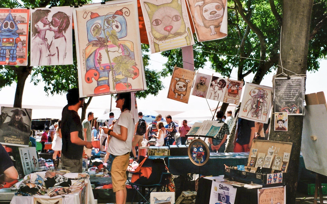 Art & curiosities at the flea markets