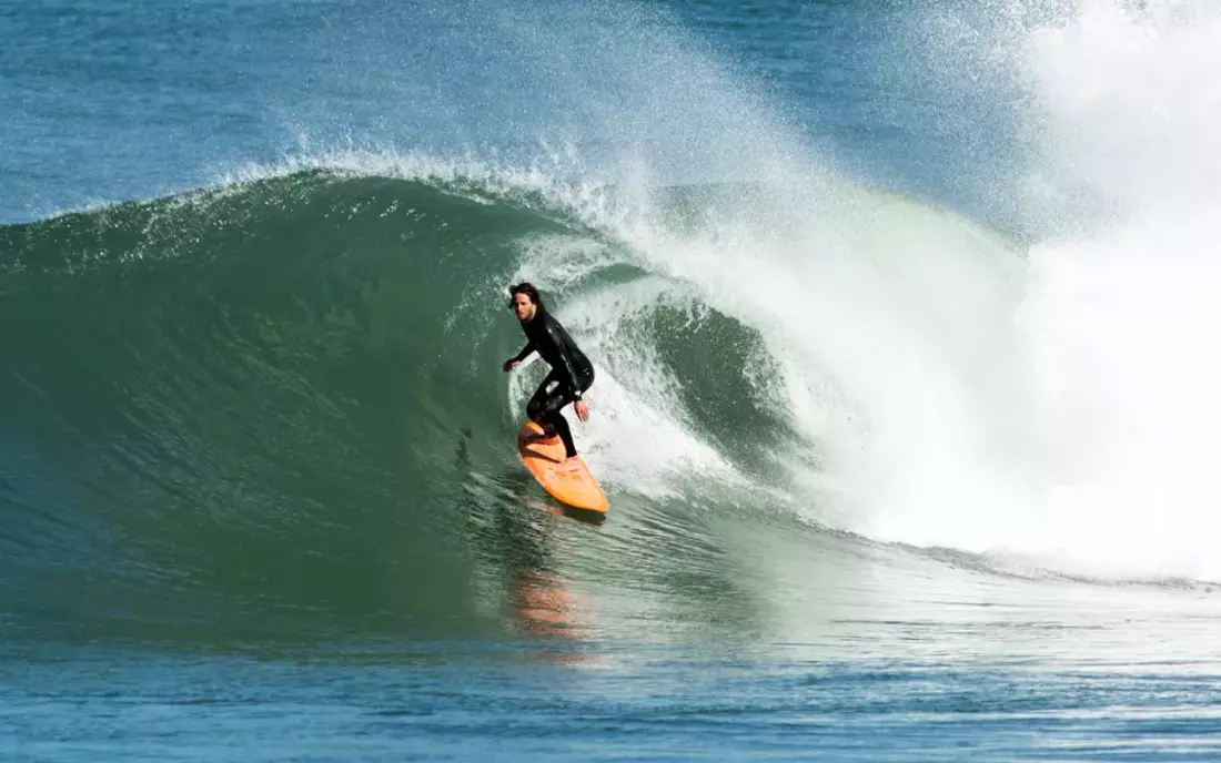 Hier kannst du alle Shapes und Sizes ausleihen pure-surfcamps-surflodge-santacruz-portugal
