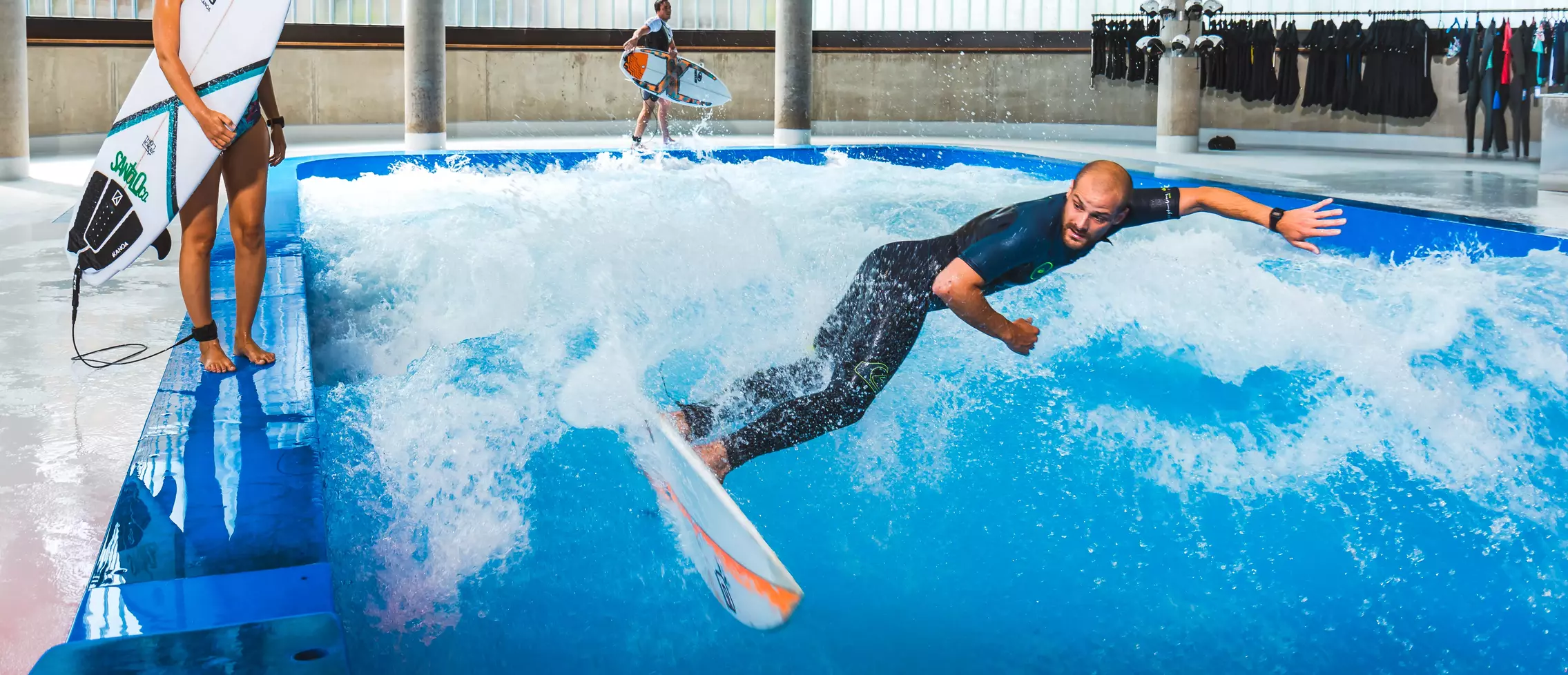 jochen schweizer surfen lernen
