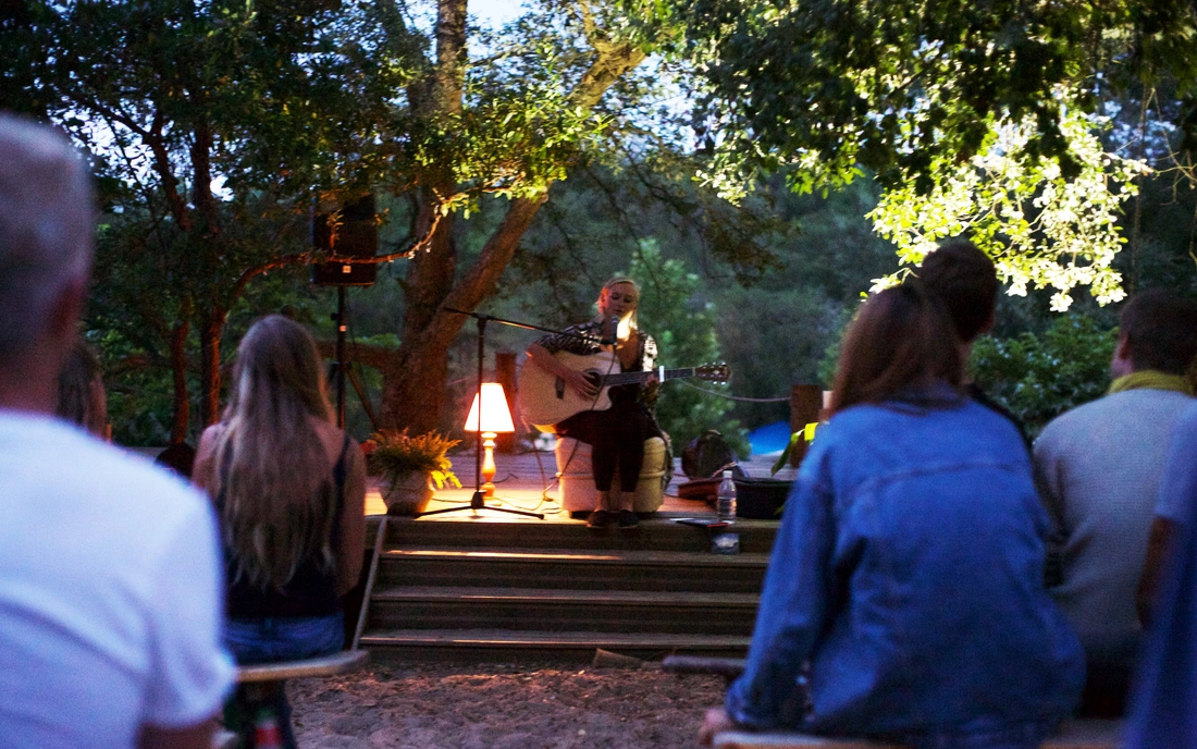 Jam Session zu der jeder herzlich eingeladen ist