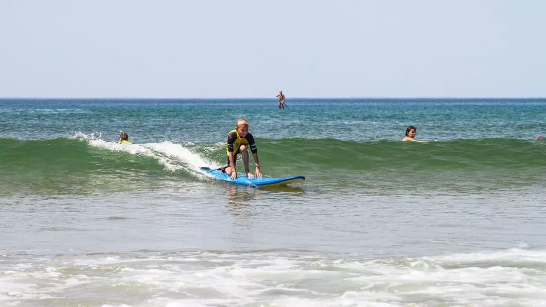 puresurfcamps-familien-surfcamp-moliets-frankreich-surfen-lernen-mit-kindern