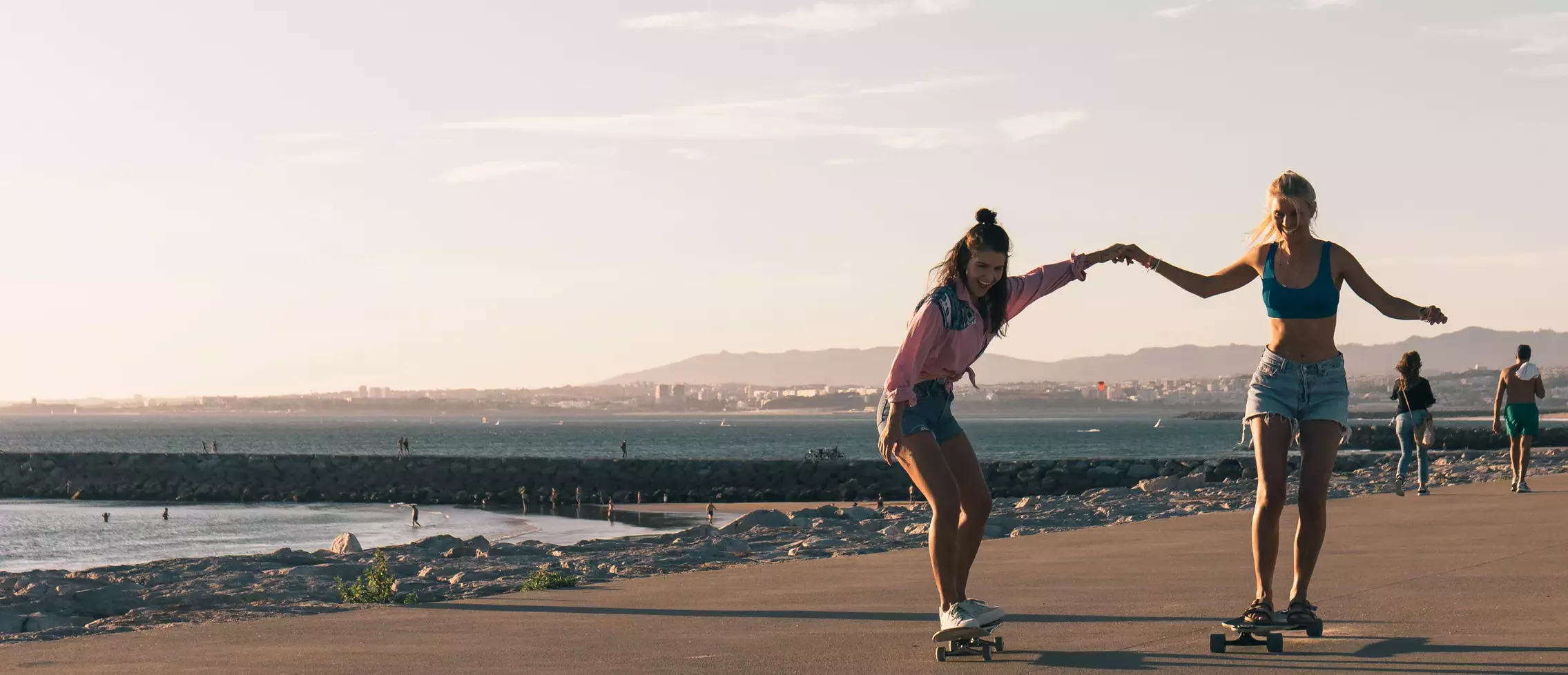 Ladies beim Surfen 