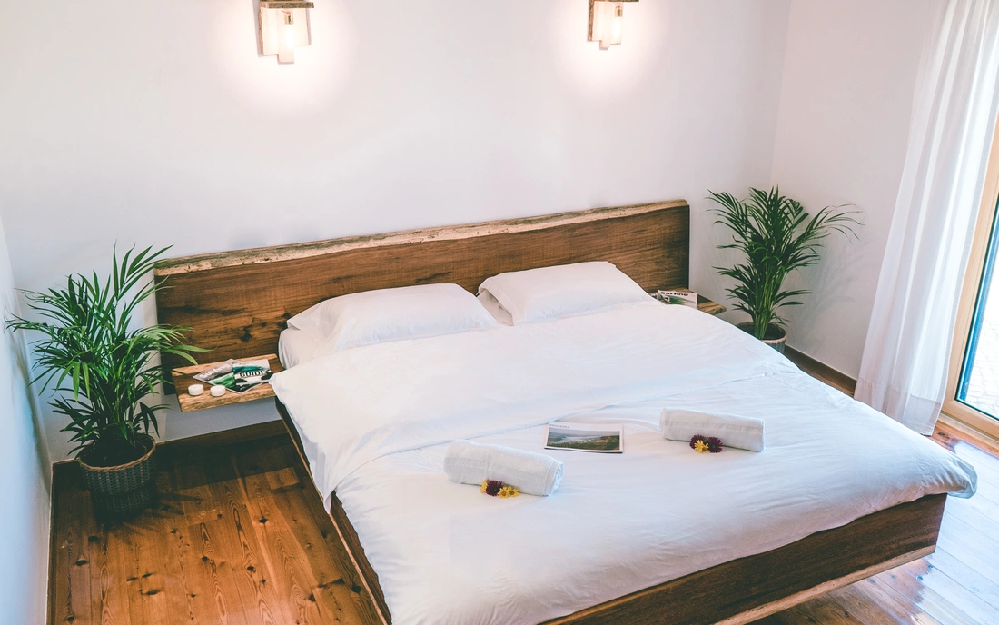 Sunset Surf Lodge Ericeira Portugal Queen Bed