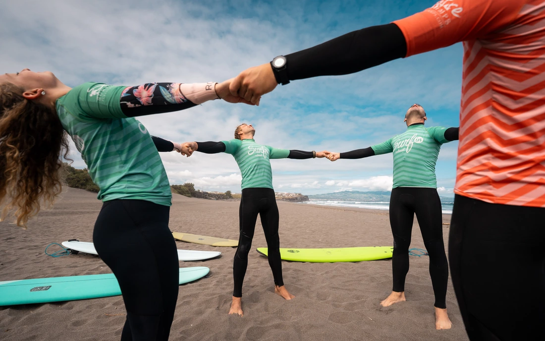 We offer you professional surf courses with our local surf school. The surf coaches are very knowledgeable and will teach you how to surf at the beach break - easy, safe and lots of fun! Perfect conditions as we can choose spots between the north and south coast depending on the waves and wind. ● Own local surf school ● Certified surf instructors with lifeguard training ● Ocean and Earth equipment, meets the highest quality standards ● Surf courses for all levels ● Surf courses with theory and video analysis