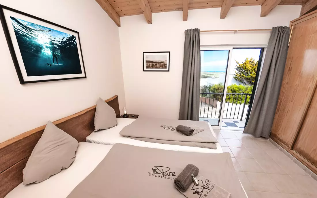 Surf house Portugal double room Learn to surf