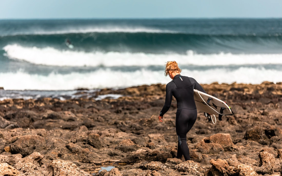 Fuerteventura hat eine Menge beachbreaks als auch Reefbreaks zu bieten. 