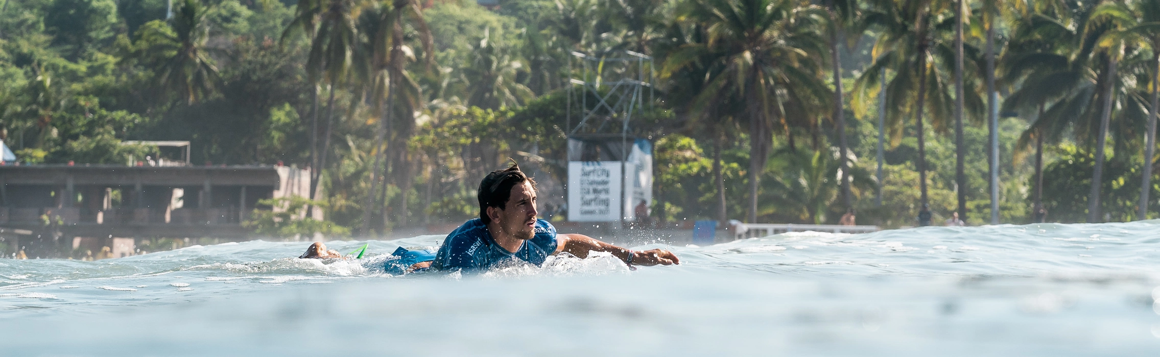 Leon Glatzer qualifiziert sich beim Surfen für Olympia 2021 in Tokio