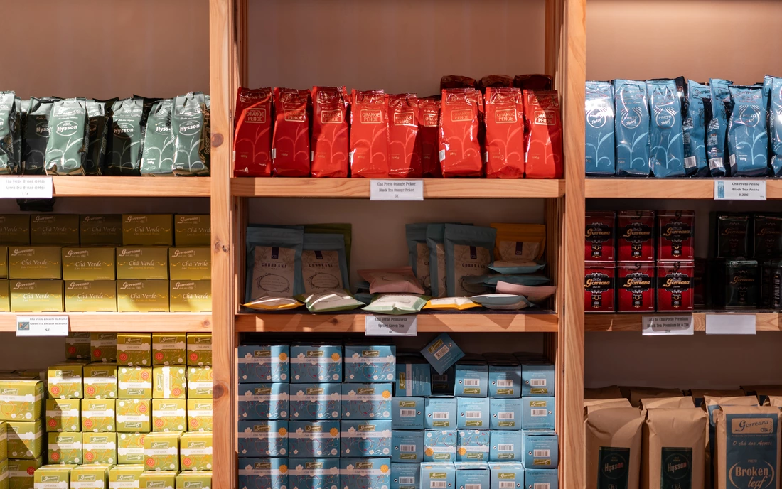 The oldest and currently only European tea plantation is located here on the island of Sao Miguel Chá Gorreana and is still in operation. You can visit plantations freely and marvel at the entire tea process from harvest to packaging.