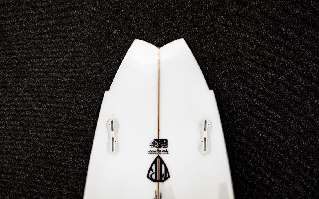 Der Swallow Tail Double Winger bei einem Surfbrett