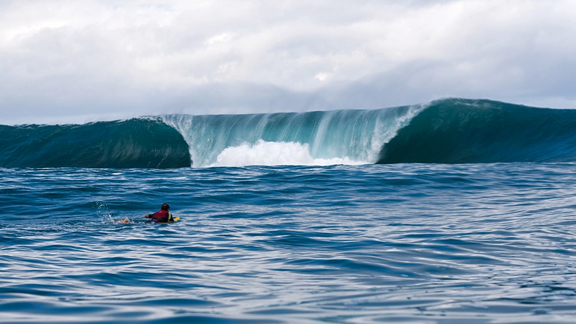 Paddle-in BIG WAVE surfen mit Alex Zirke