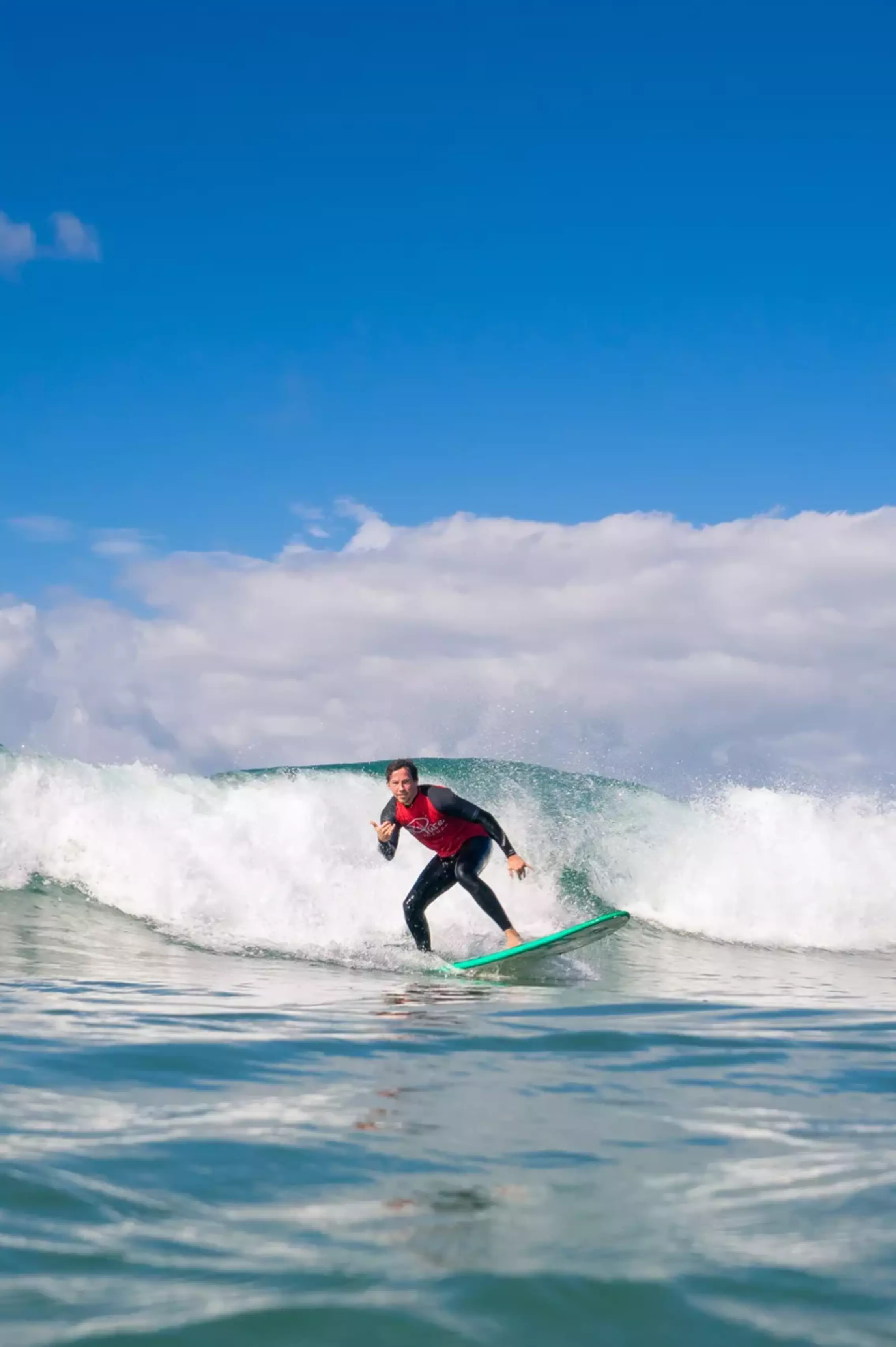 Boutique Surfcamp Marokko Tamraght Surfschule in den Wellen