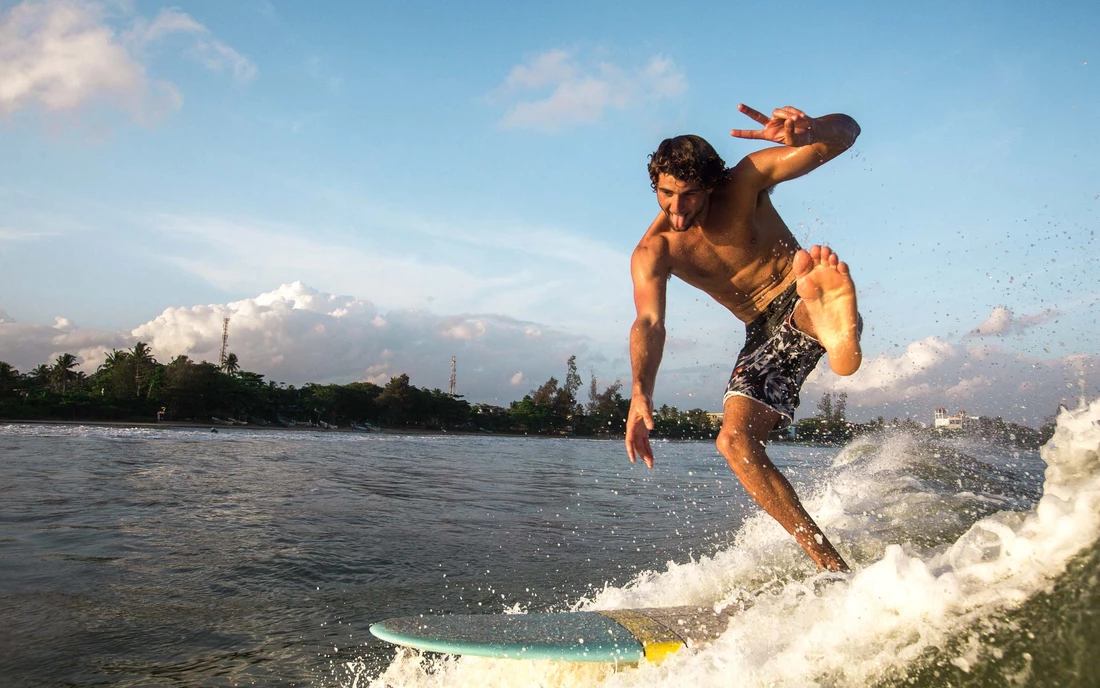 sri lanka surfen lernen bei Pure Surfcamp surftrip mit dem Team