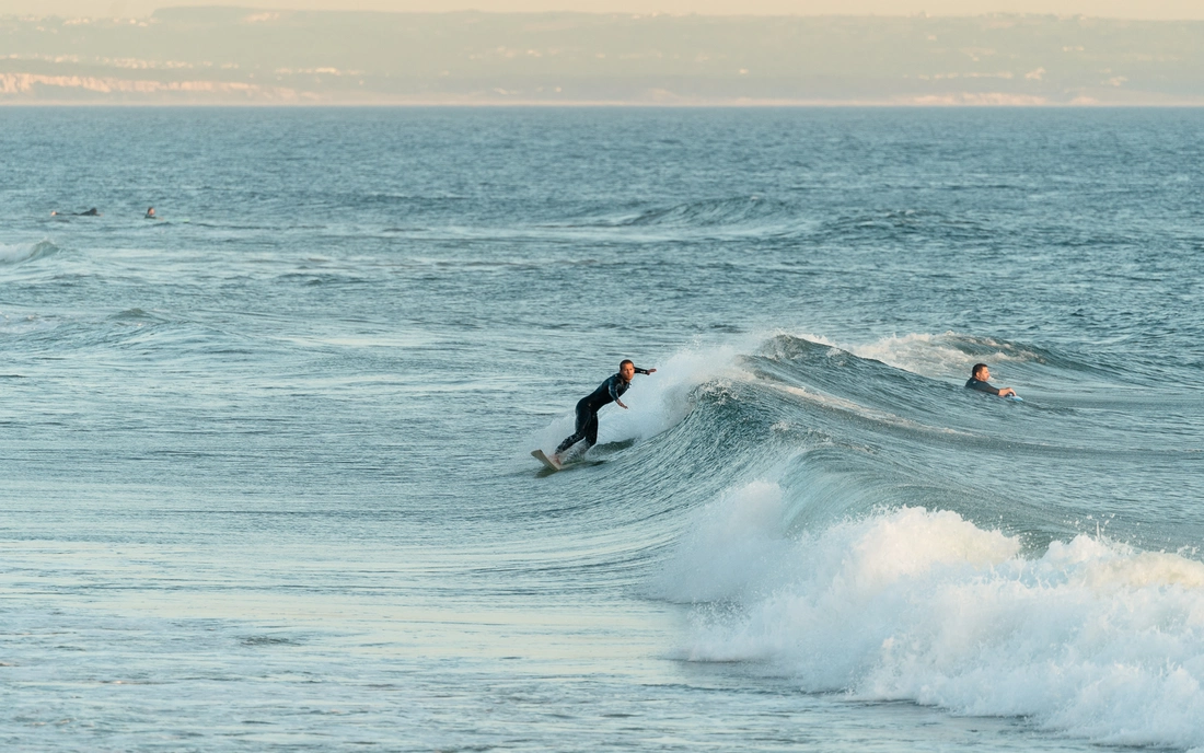 Relaxed waves for surfing beginners