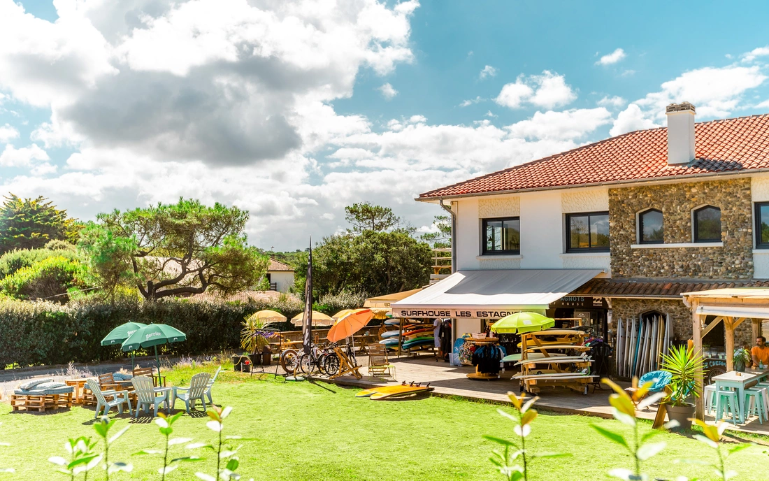 The surf house with a large garden