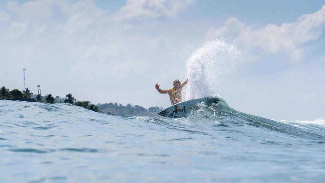 Leon Glatzer qualifiziert sich beim Surfen für Olympia 2021 in Tokio