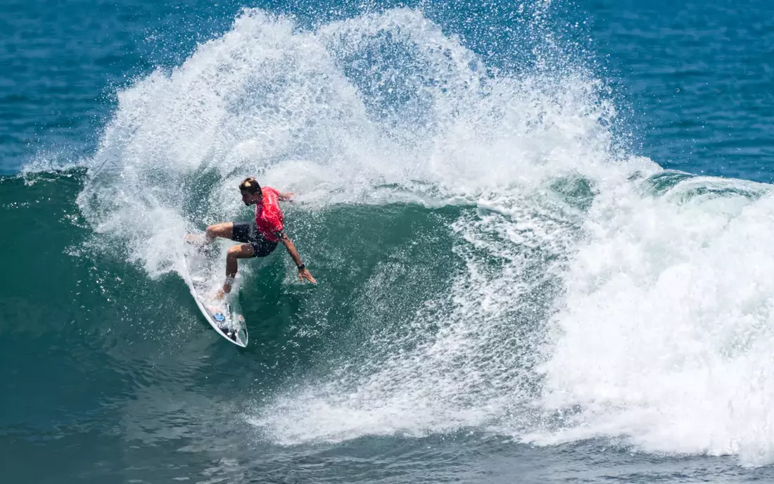 Dylan Groen beim Surfen