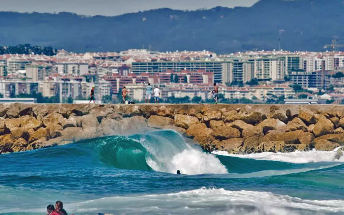 the best waves in Portugal are found in Caparica