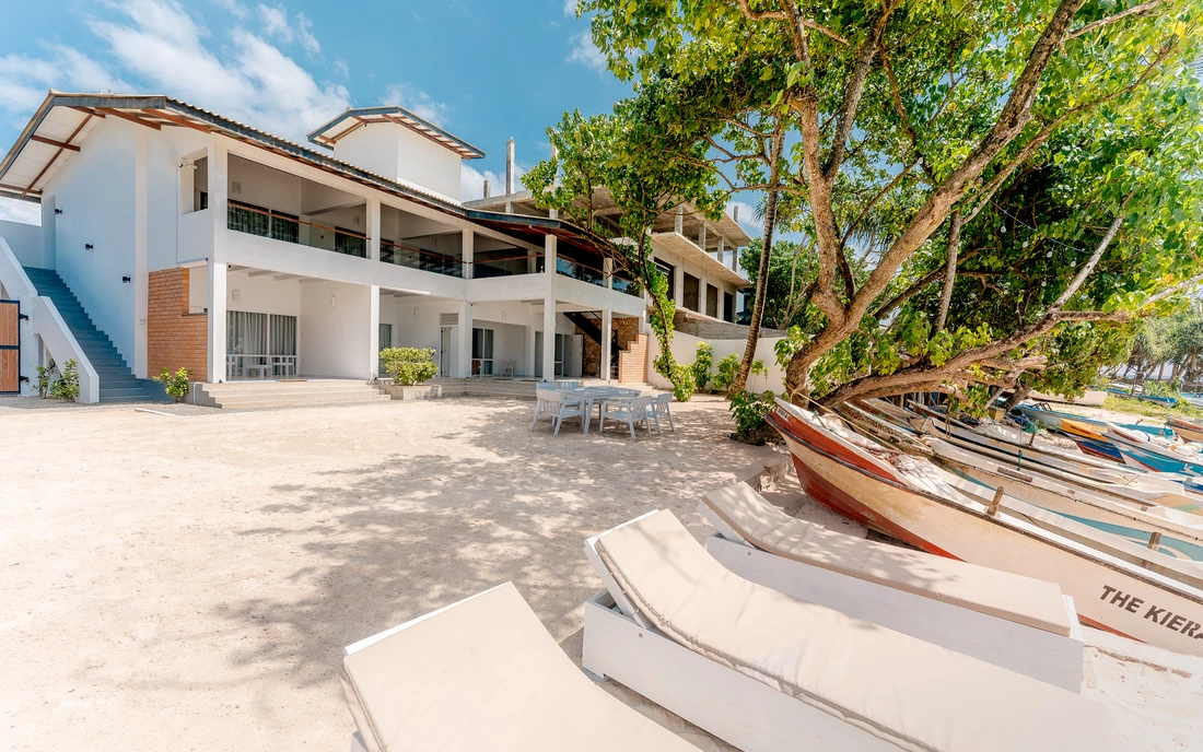 Der Garten vom Surfcamp Sri Lanka in Kathaluwa 