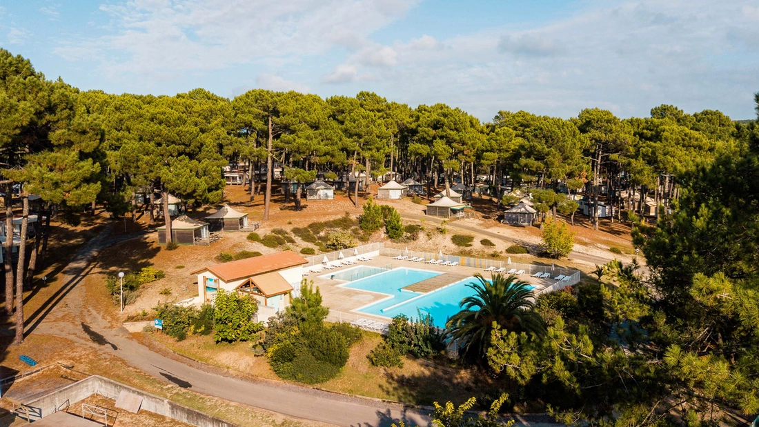 campingplatz Frankreich Familien Urlaub Surfcamp Poollanschaft