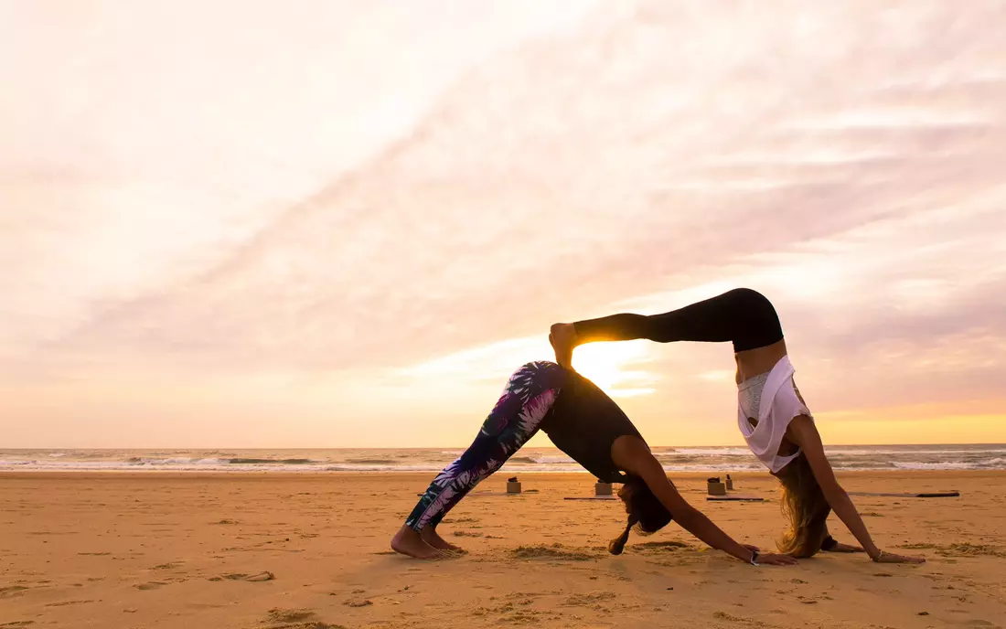 Eine Sunset Yogasession für den perfekten Tagesabschluss.