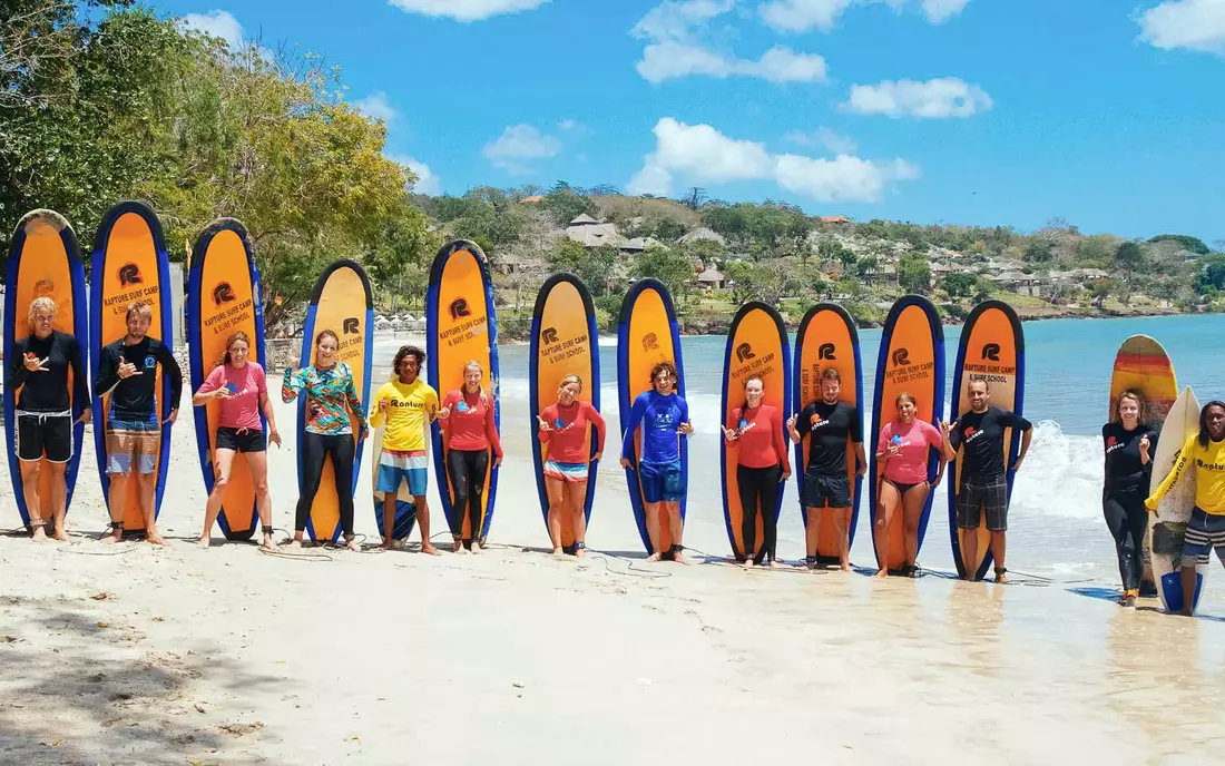 Surfing courses are a lot of fun in the tropics