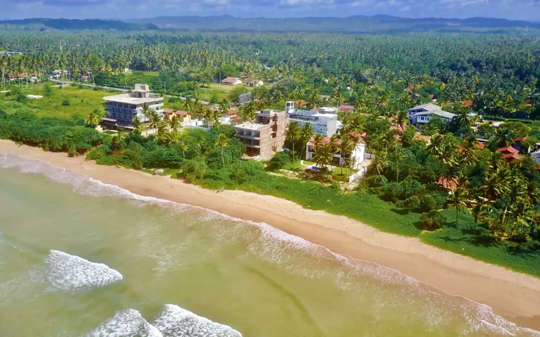 Just a few meters to the sea - Beachfront Surf House