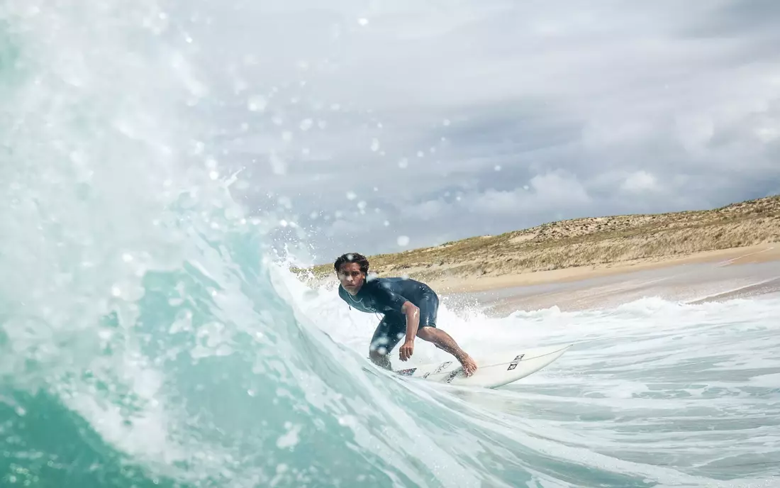 Marco Teichner beim Surfen in Frankreich