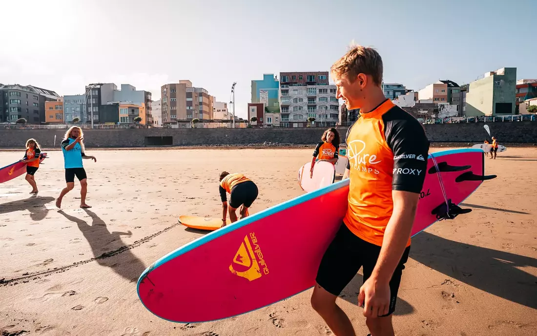 surfschüler am strand