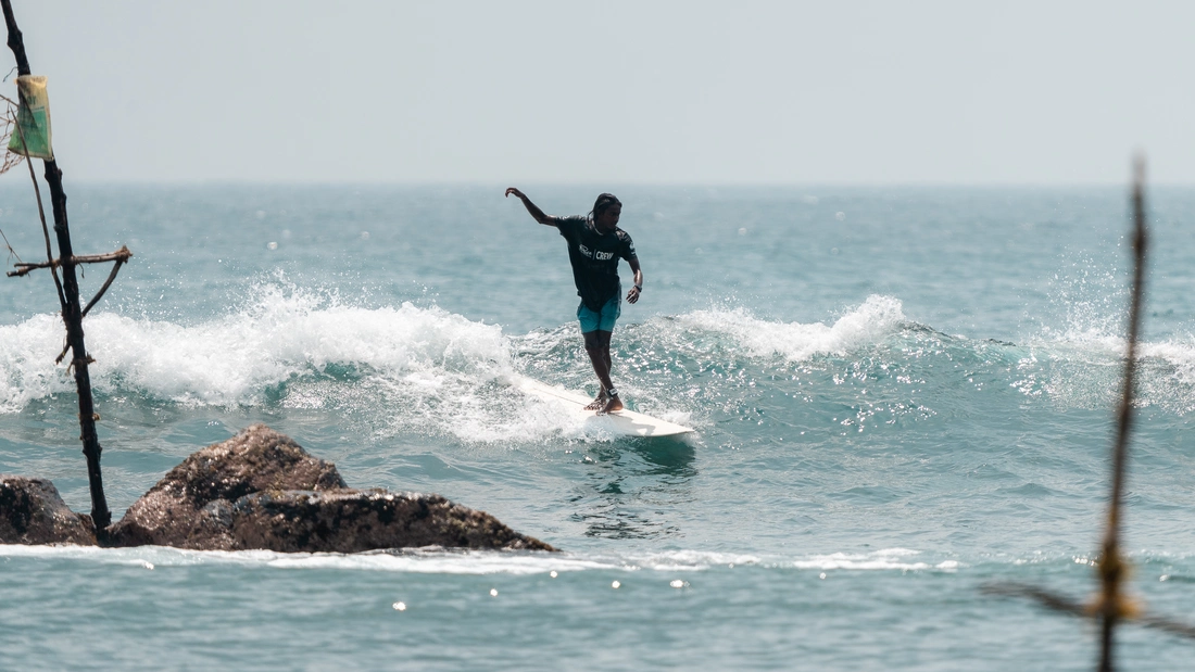 Surfer am Sticks Break sri lanka