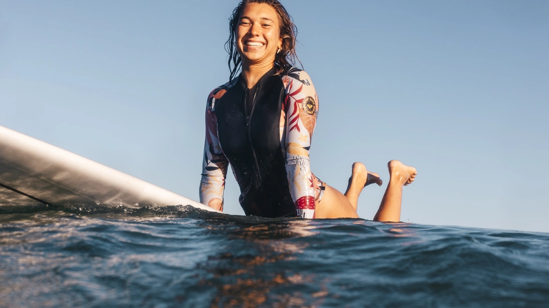 glückliche Gesichter sind beim Surfen vorprogrammiert