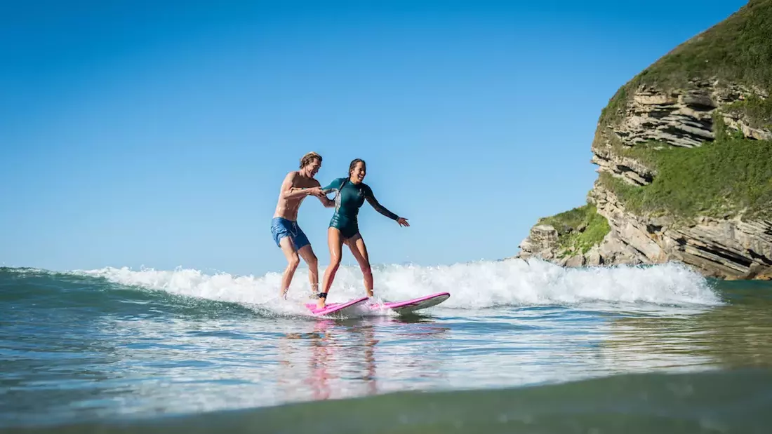 Learn to surf in Zarautz, best life