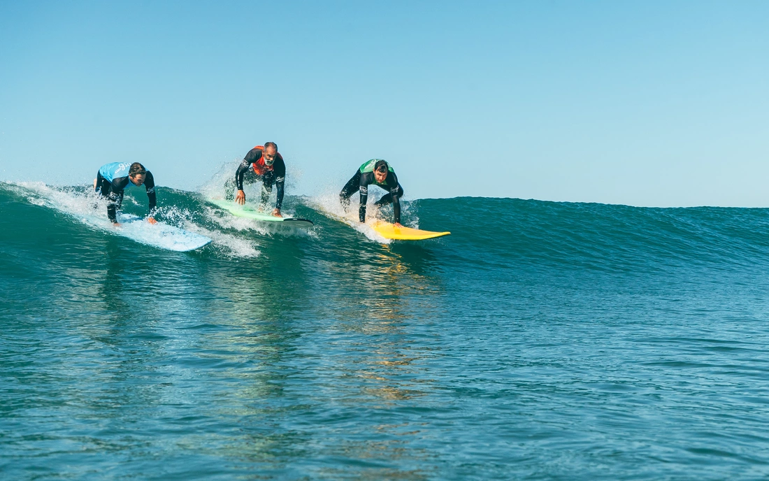 Surfing together is more fun