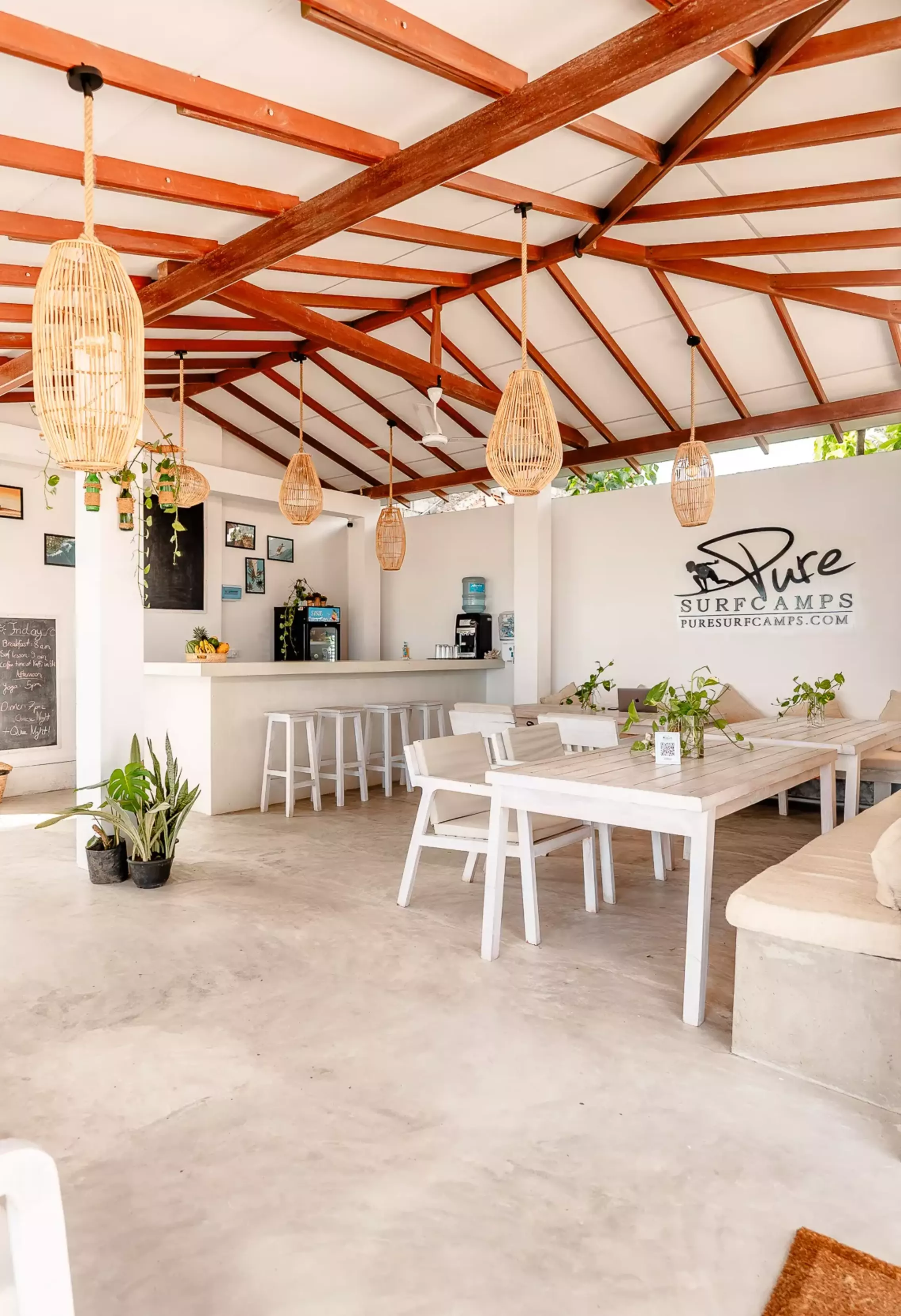 relaxed outside living room, dining table, surf spot check