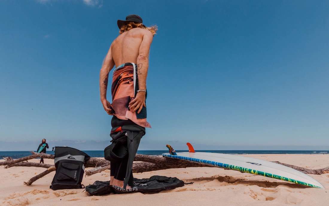 Changing Mat und Handtuch am Strand machen das Umziehen sehr angenehm