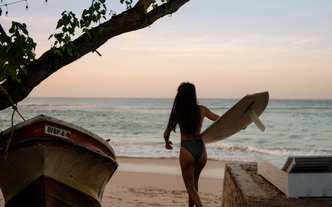 Sunset surf vorm Haus Beachfront Surfcamp Sri Lanka Guiding