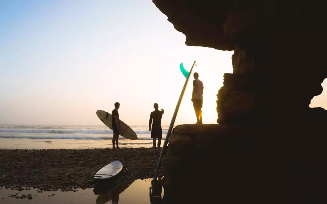 Surfkurse und Surfguidings dazu buchbar