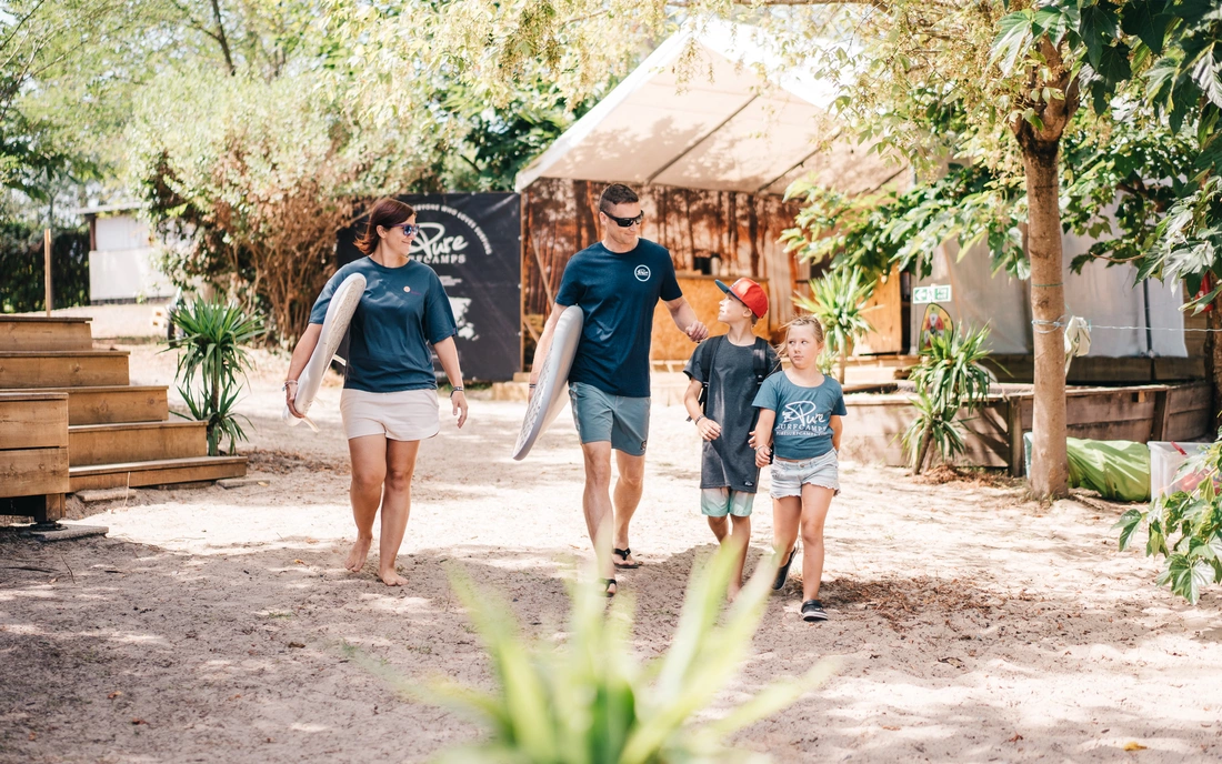 Familen Surfcamps in Frankreich surfen lernen