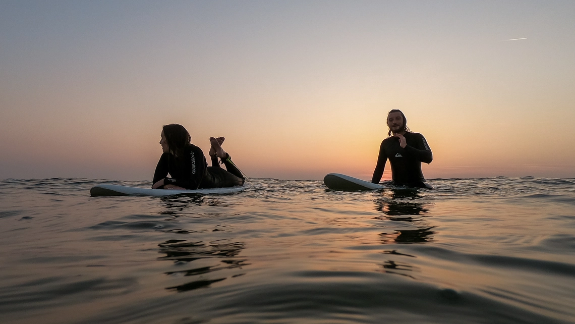 Sunset Surf Tino und Becca