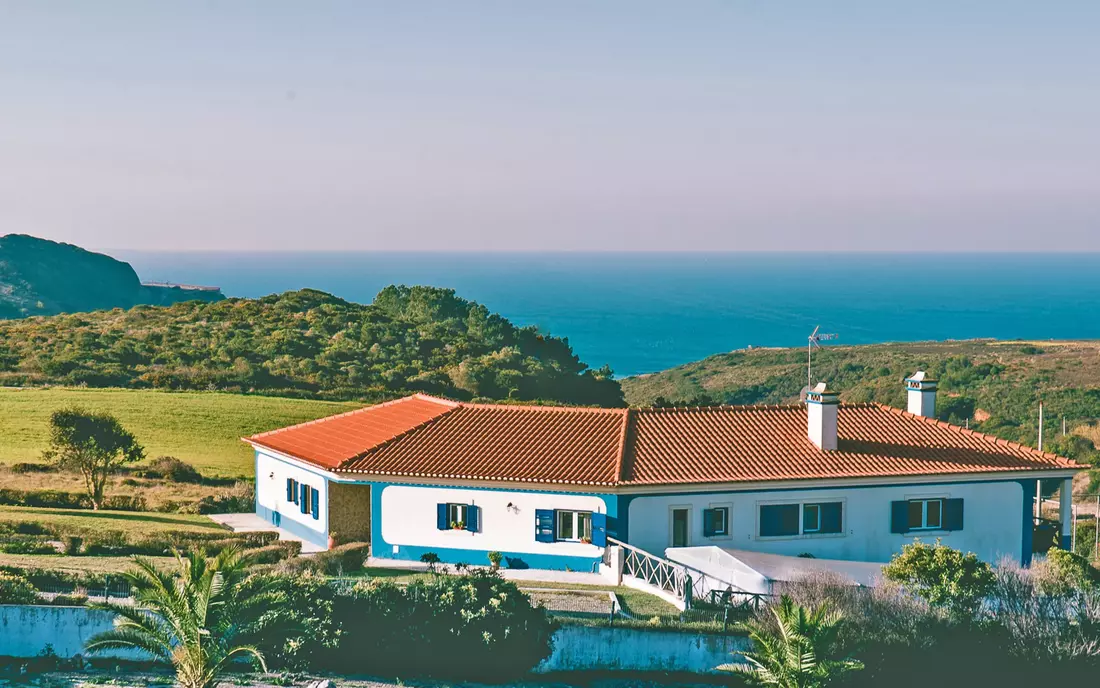 Mit Pool, großem Garten und Meerblick Surflodge Ericeira