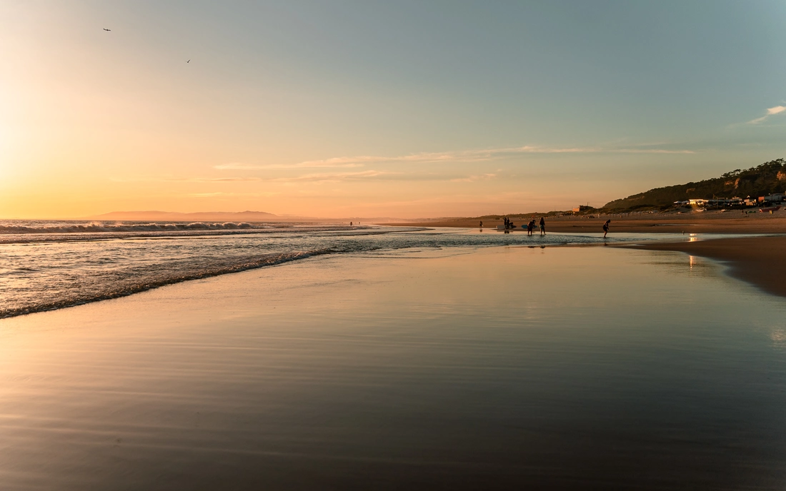 Beachfront Surf Camp Caparica