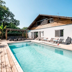 Premium Surflodge Frankreich