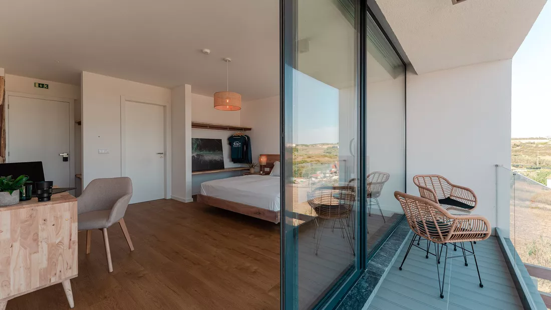 Surf Villa Ericeira Portugal Premium Suite Balkon Meerblick