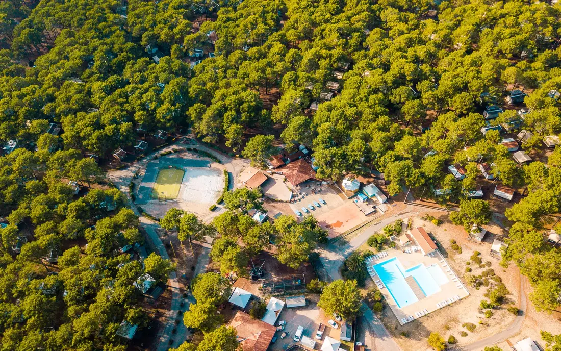 Biscarrosse Plage is surrounded by the pine forest