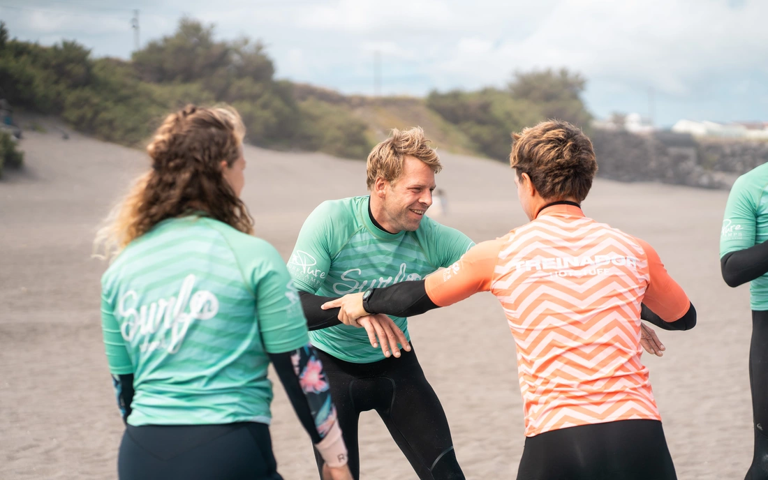 We only work in small groups, our precisely defined quality requirements offer you professionally trained surf instructors (ISA certified), the highest safety standards and top training material. Our goal is to make you a surfer, have fun and enjoy the breathtaking nature at the same time. We comply with international standards. The coaches and our friendly team are always available to talk to you after the courses!