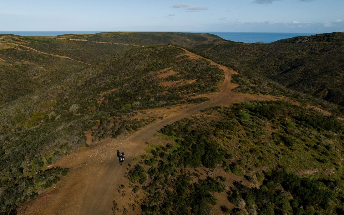 Mountain biking After surfing, jump on a mountain bike and discover the island's unique and diverse nature on the marked trails around the island. Whether along the water, downhill or on the breathtaking crater trails around the lagoons, São Miguel is also an action-packed paradise on a bike.