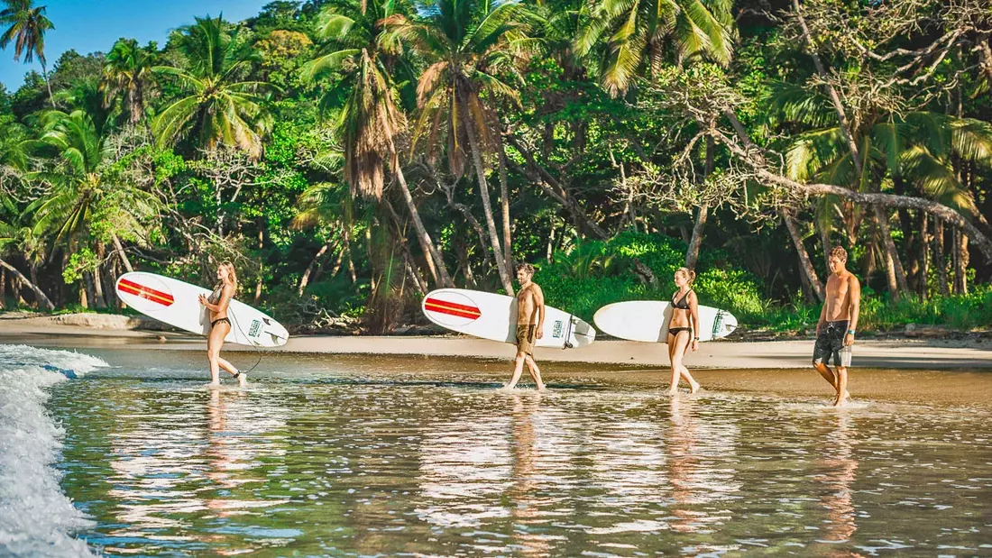 Surfen im Nachbarort Santa Teresa