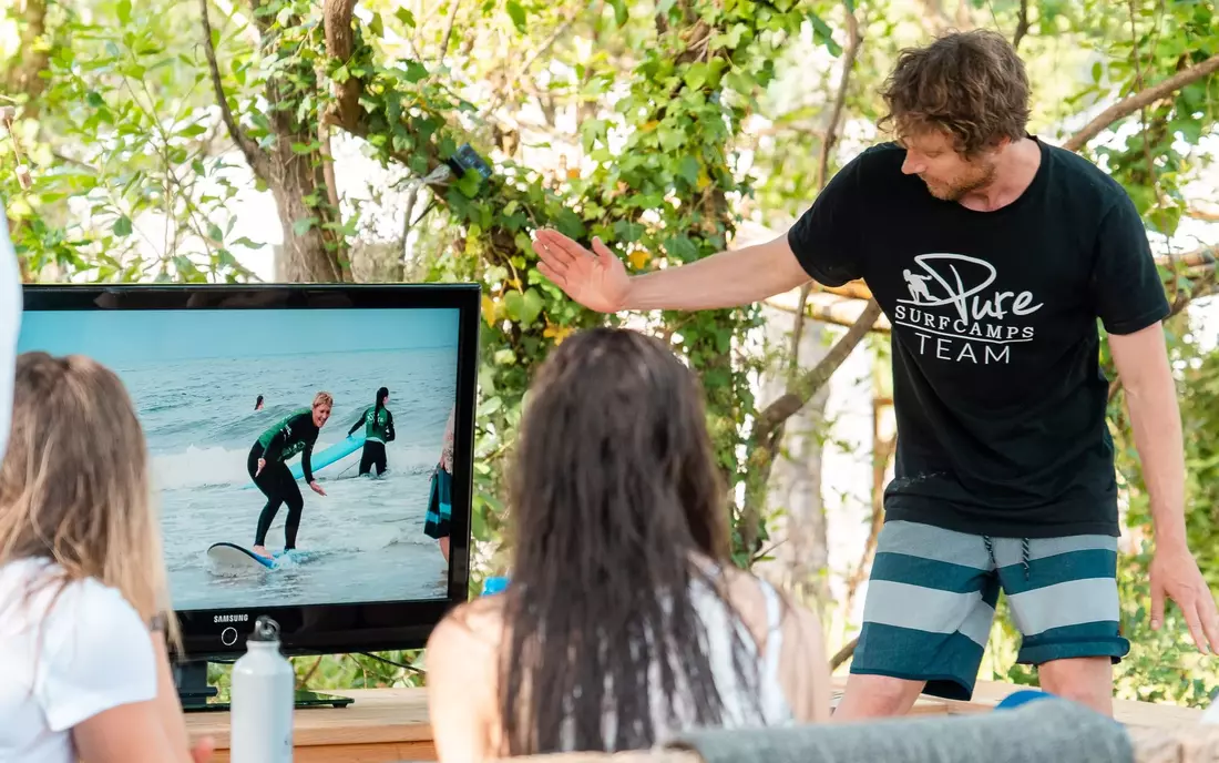 In the 24+ Surfcamp we focus on surfing