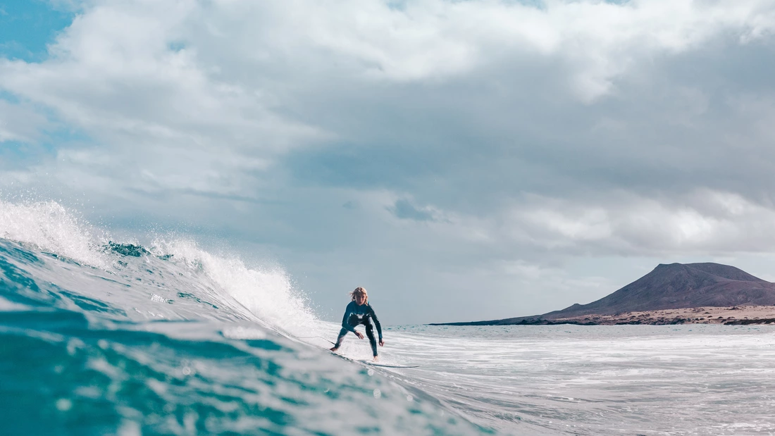 Auf Fuerteventura ist Surfen Volkssport. 