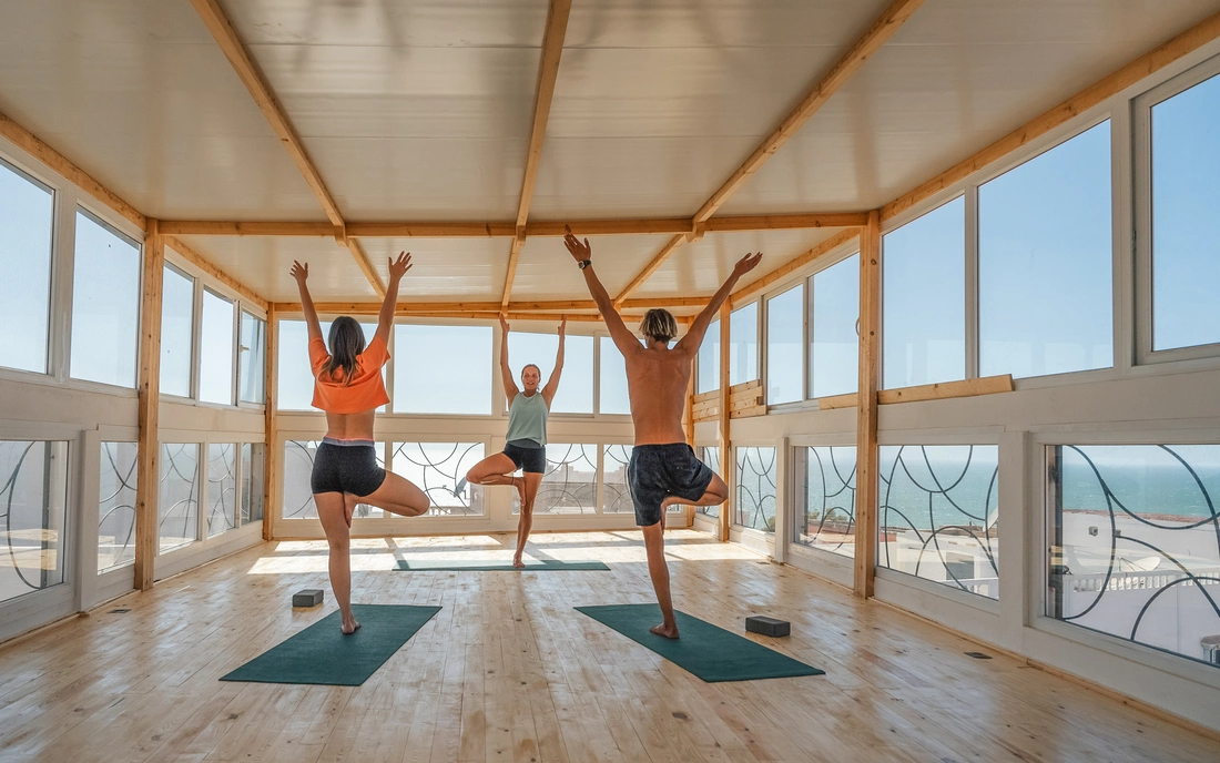 Yoga Dachterrasse auf dem Pure Surfcamp Marokko